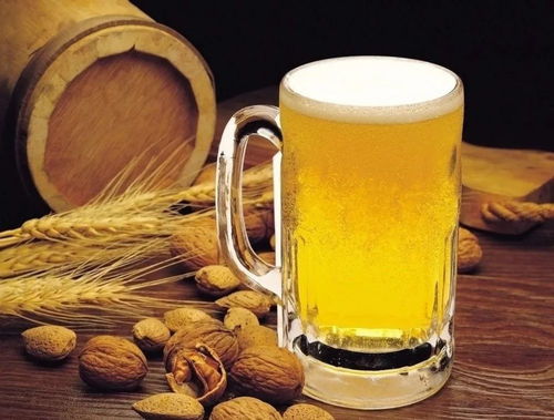 夏日消暑“神器”真的靠譜嗎？西瓜、冰棍、綠豆湯與酒精飲品的陷阱與真相